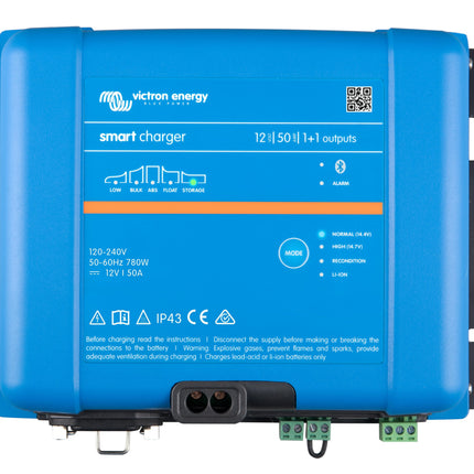 Victron Smart IP43 lader 12V 50A (3) 120-240V