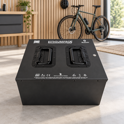 LithiumPro 48V 115Ah stål LiFePO4-batteri i en moderne garage